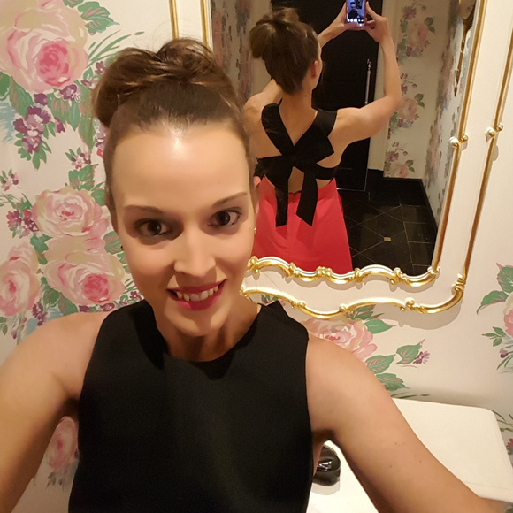 Hi!  I'm Ashley... - Picture 4 of 8